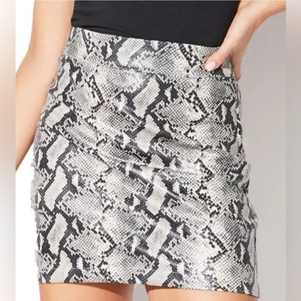 Wild honey Stylish Snake Print Skirt
